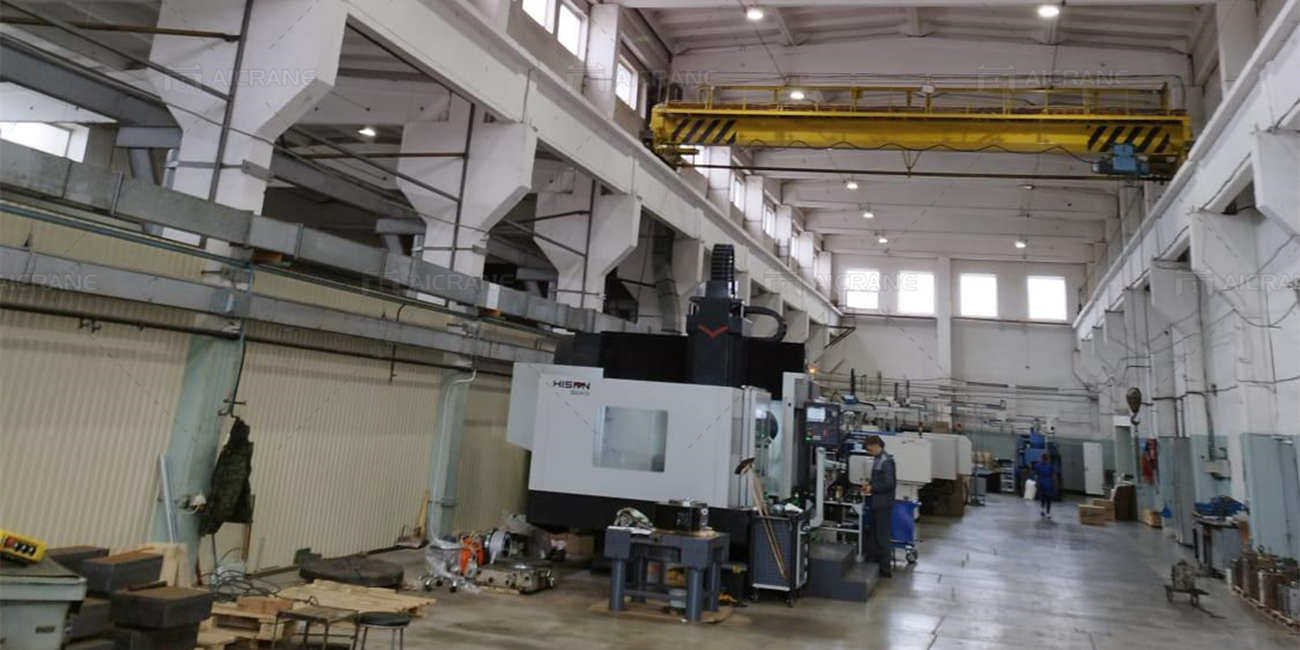 Concrete Workshop & Old Regular Overhead Crane